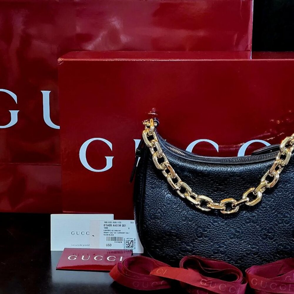 NWT Gucci GG Emblem Medium Shoulder Bag